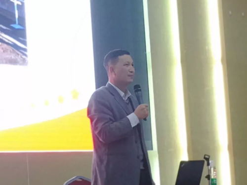 云南經(jīng)濟管理學(xué)院第二十一期大學(xué)生業(yè)余黨校培訓(xùn)班結(jié)束